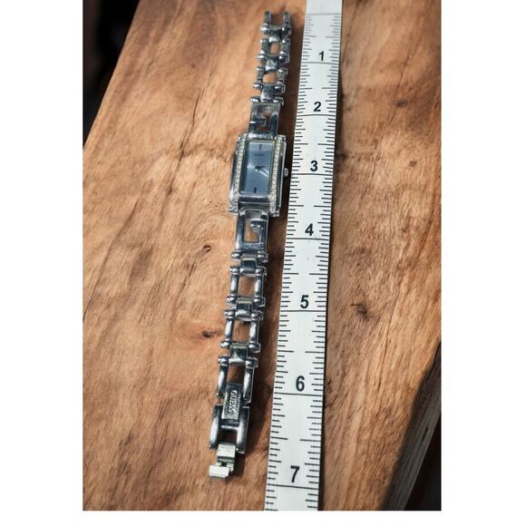 Guess Silver-Tone Crystal Tank-Style Bracelet Watch Rectangular Y2K Aesthetic - Picture 3 of 6